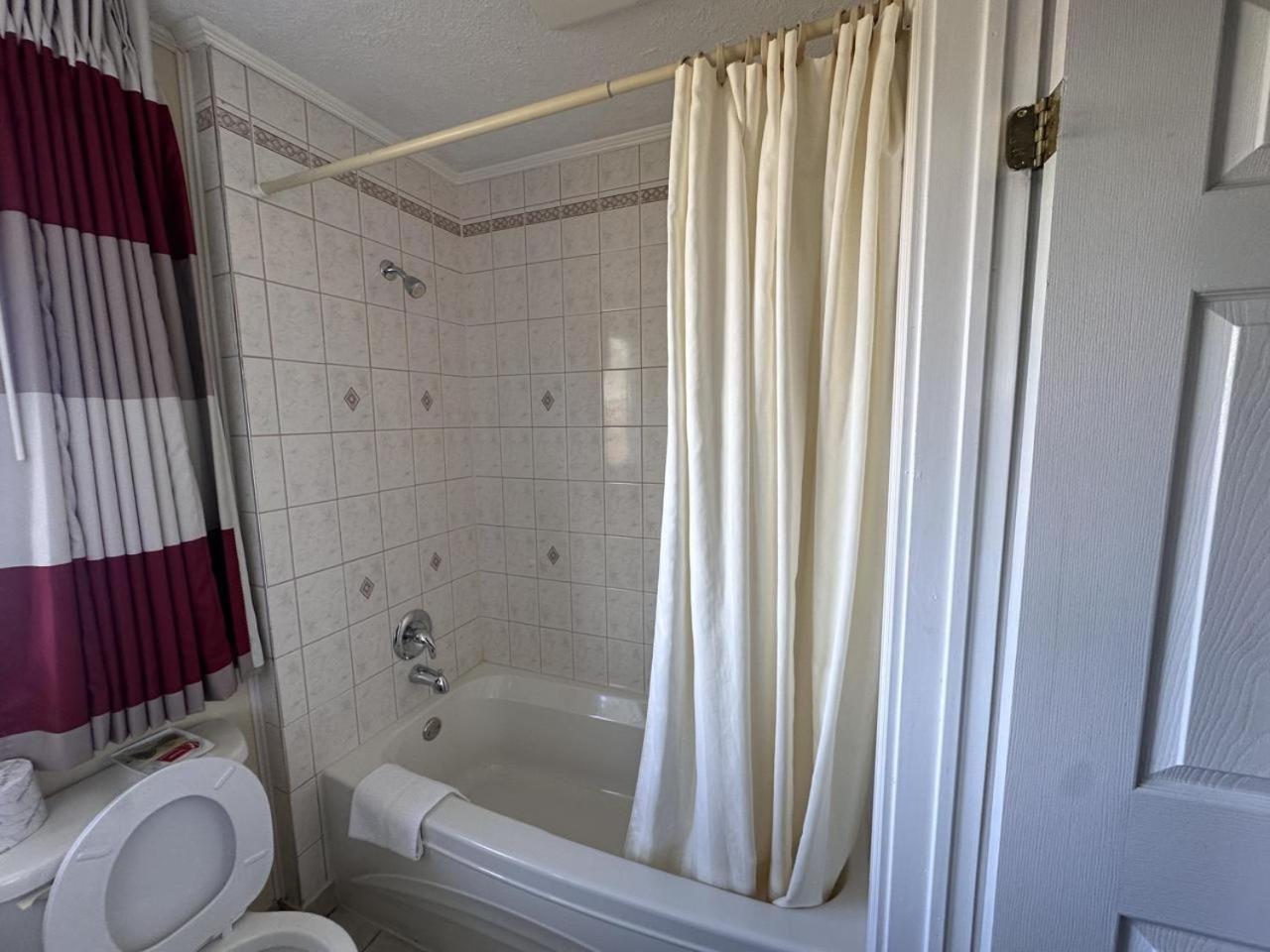 Colonial House Motor Inn Пърт Екстериор снимка