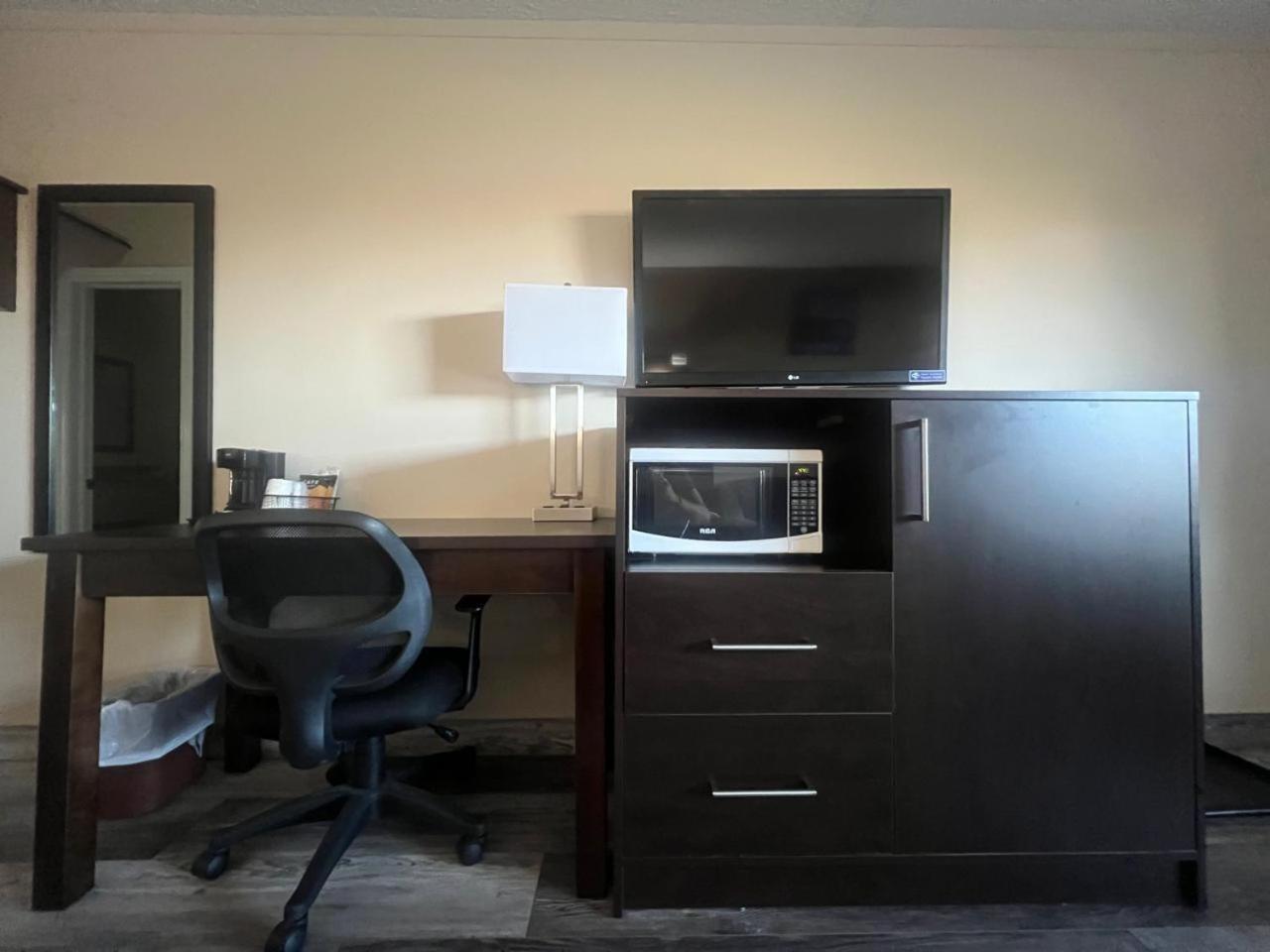 Colonial House Motor Inn Пърт Екстериор снимка
